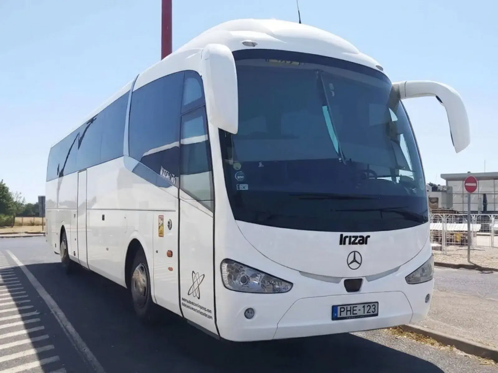 Bus 49 PAX — Up to 49 passengers