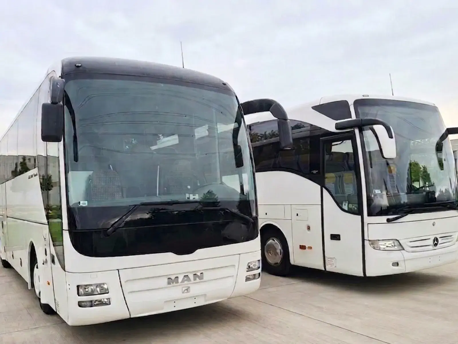 Bus 55 PAX — Up to 55 passengers