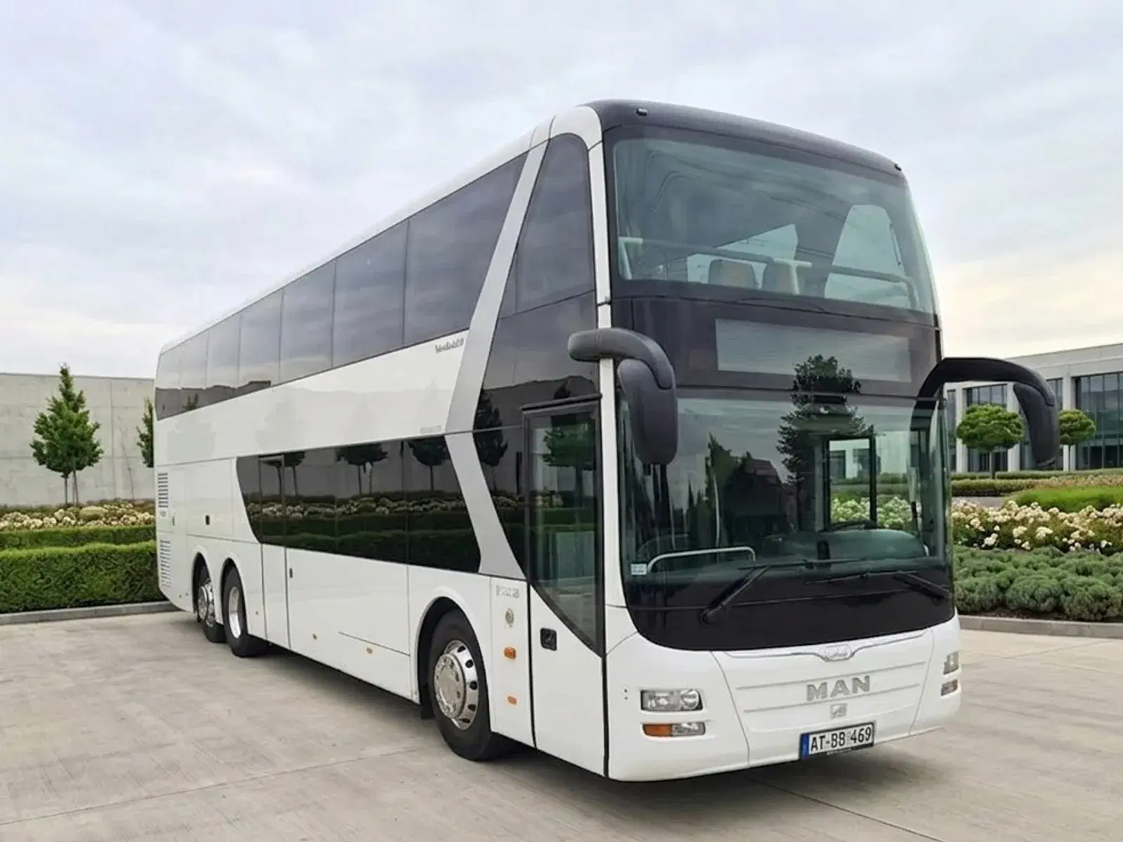 Bus 83 PAX — Up to 83 passengers