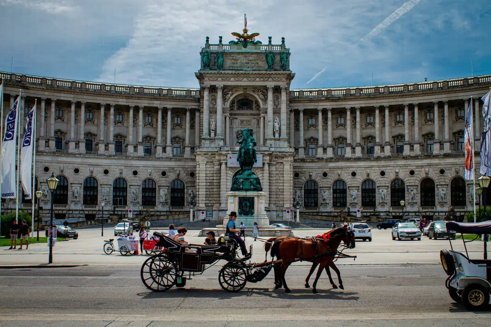 Budapest to Vienna Private Transfer — 2