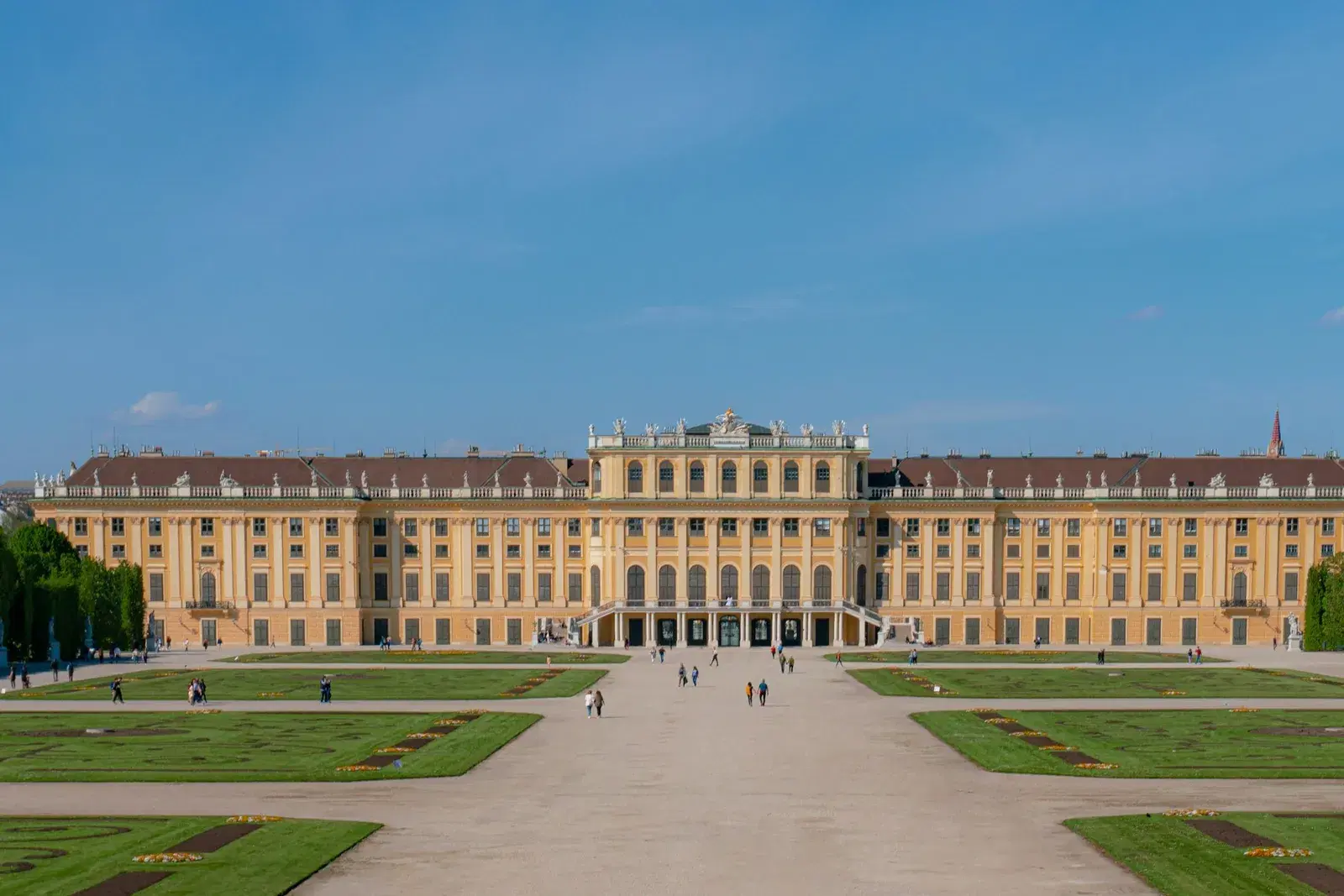 Budapest to Vienna Private Transfer — 1
