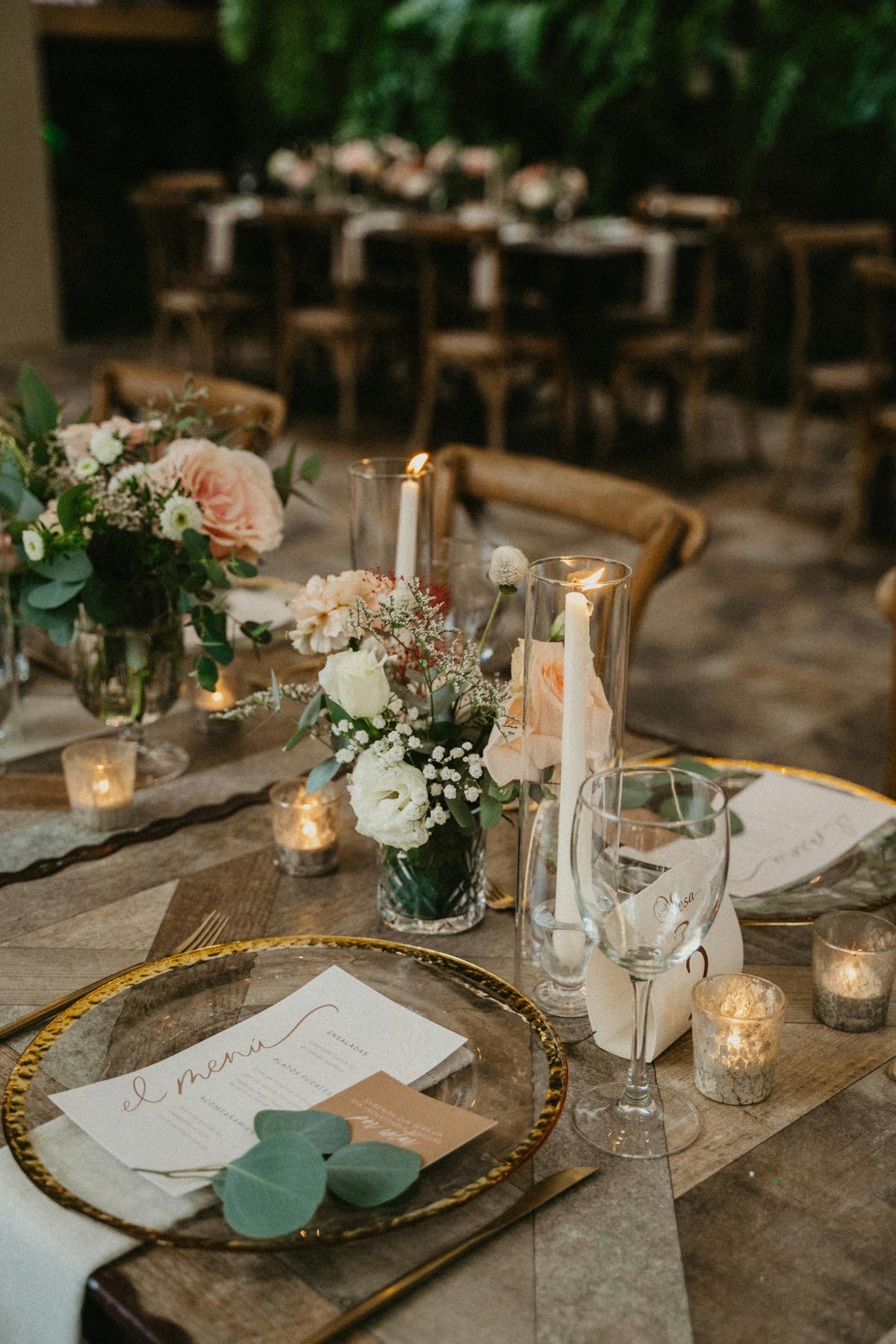 Elegant wedding reception table setting