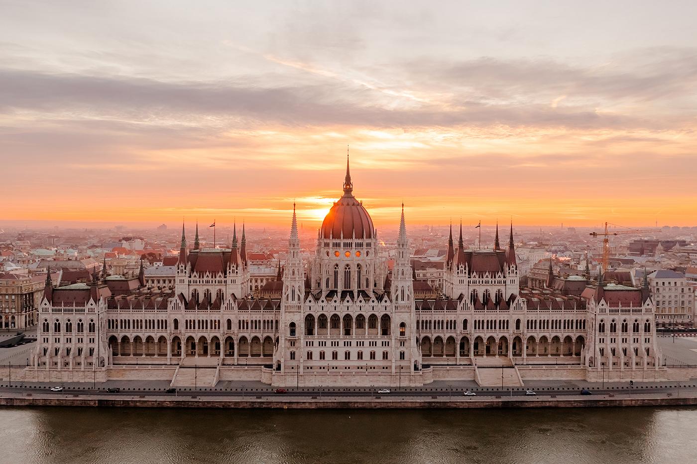 Budapest in 4 Hours – Essential City Tour of Buda and Pest
