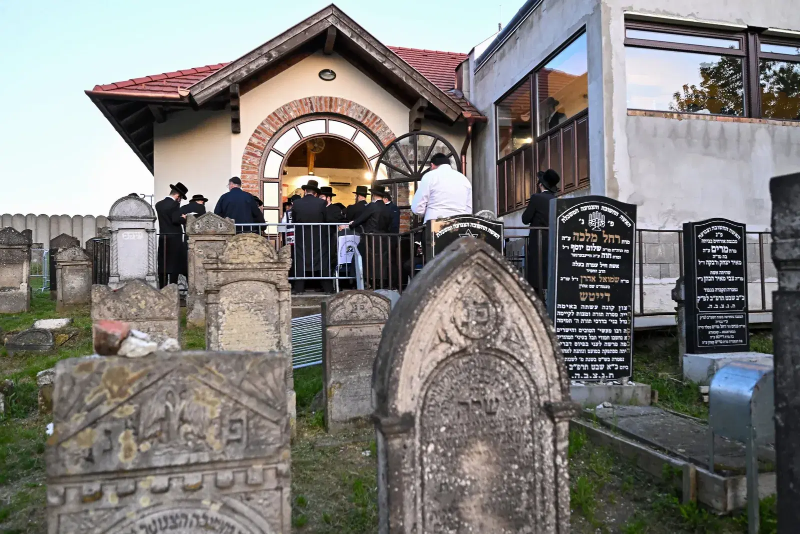 נסיעה לקברי צדיקים בהונגריה
