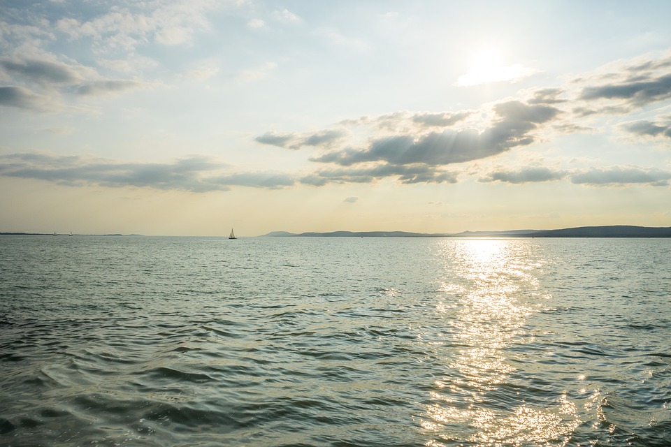 How to get from Budapest Airport to Lake Balaton?