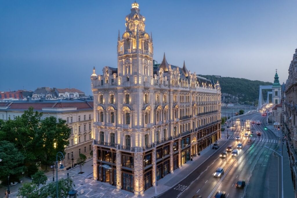  Matild Palace Hotel - Neo-Baroque architecture