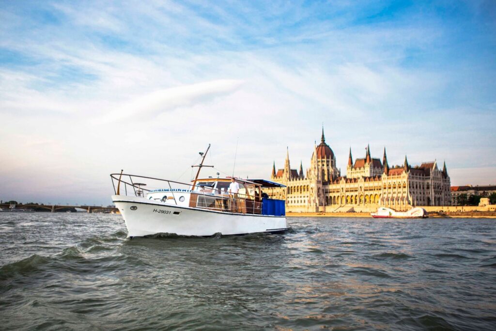 Private cruise on Danube in Budapest