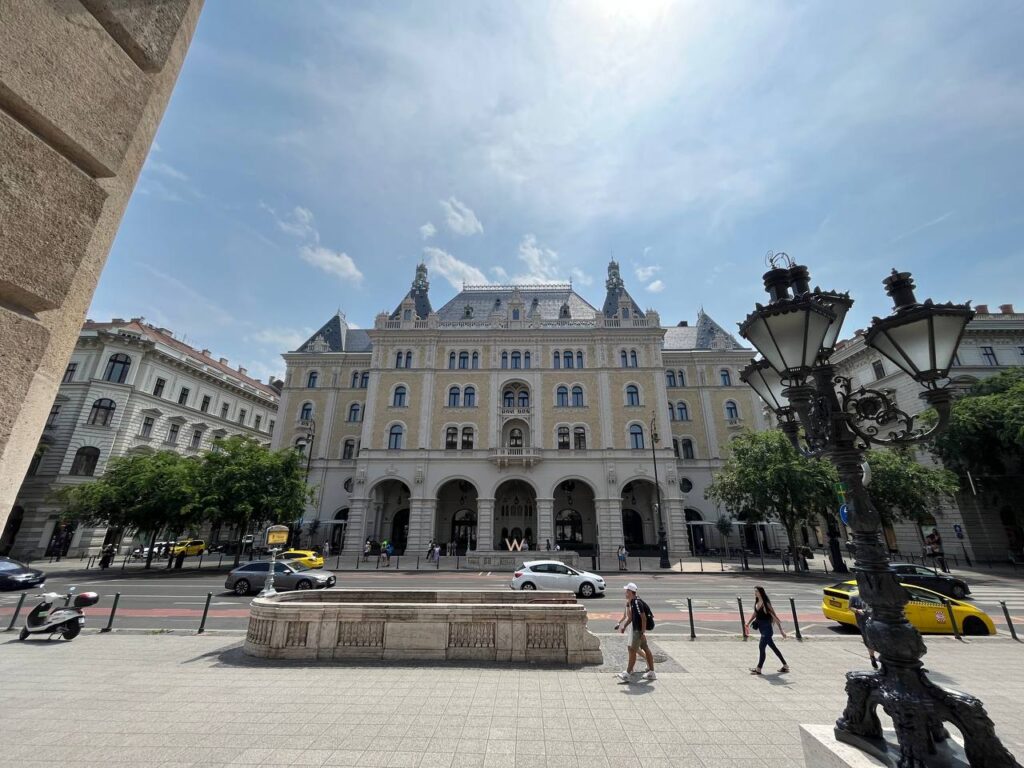 5 stars hotels in Budapest. Business meetings and conference in Budapest