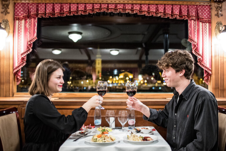 Wine & Dine Cruise – The Ultimate Danube River Cruise in Budapest