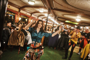 Dinner Cruise with Live Music and Folklore Show