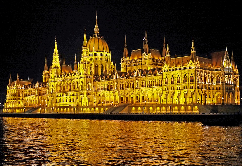 Private Danube Cruise in Budapest: A Unique Experience on a Vintage Boat