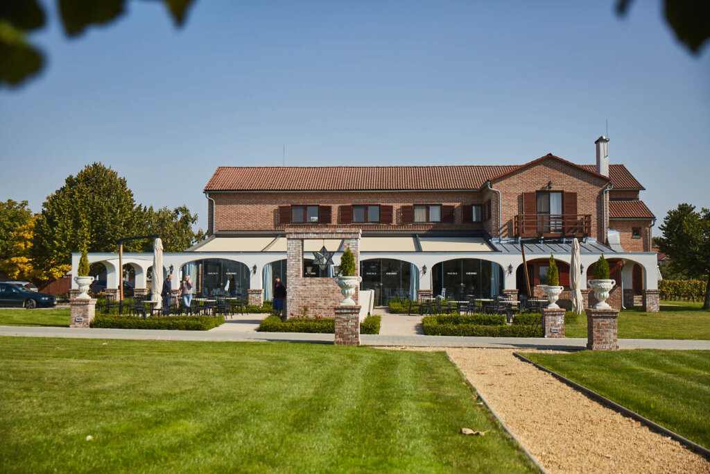 Private Helicopter Wine Experience to Villány: Discover the Heritage of Gere Attila Winery