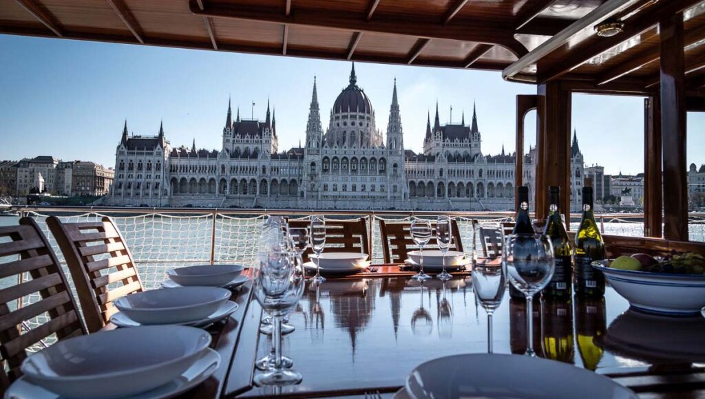 Private Danube Cruise in Budapest: A Unique Experience on a Vintage Boat