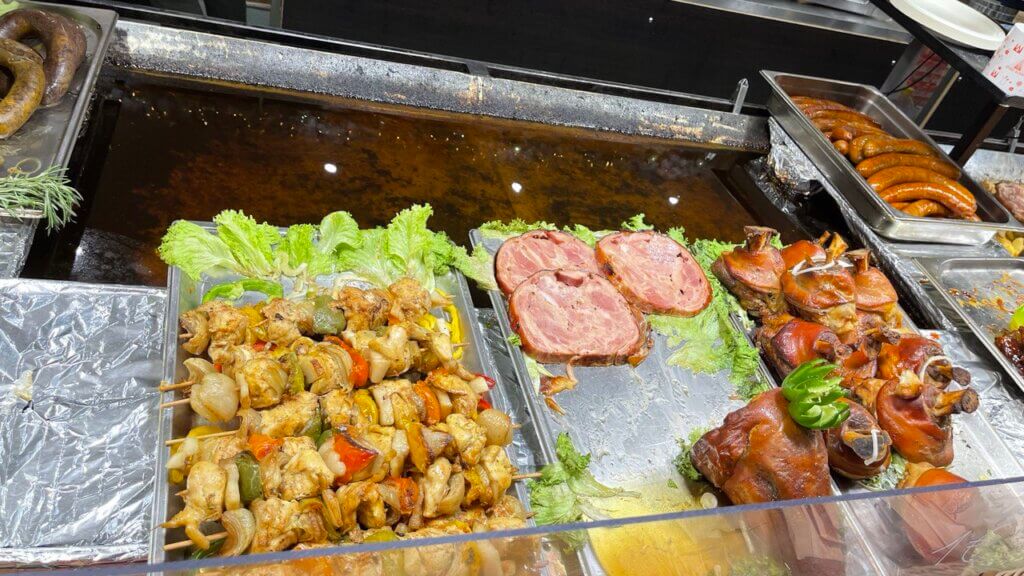 Advent in Budapest, Christmas Market, Hungarian street food