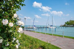 Private Day Trip from Budapest to Lake Balaton with an English-Speaking Driver: Balatonfüred – Tihany Peninsula – Siófok
