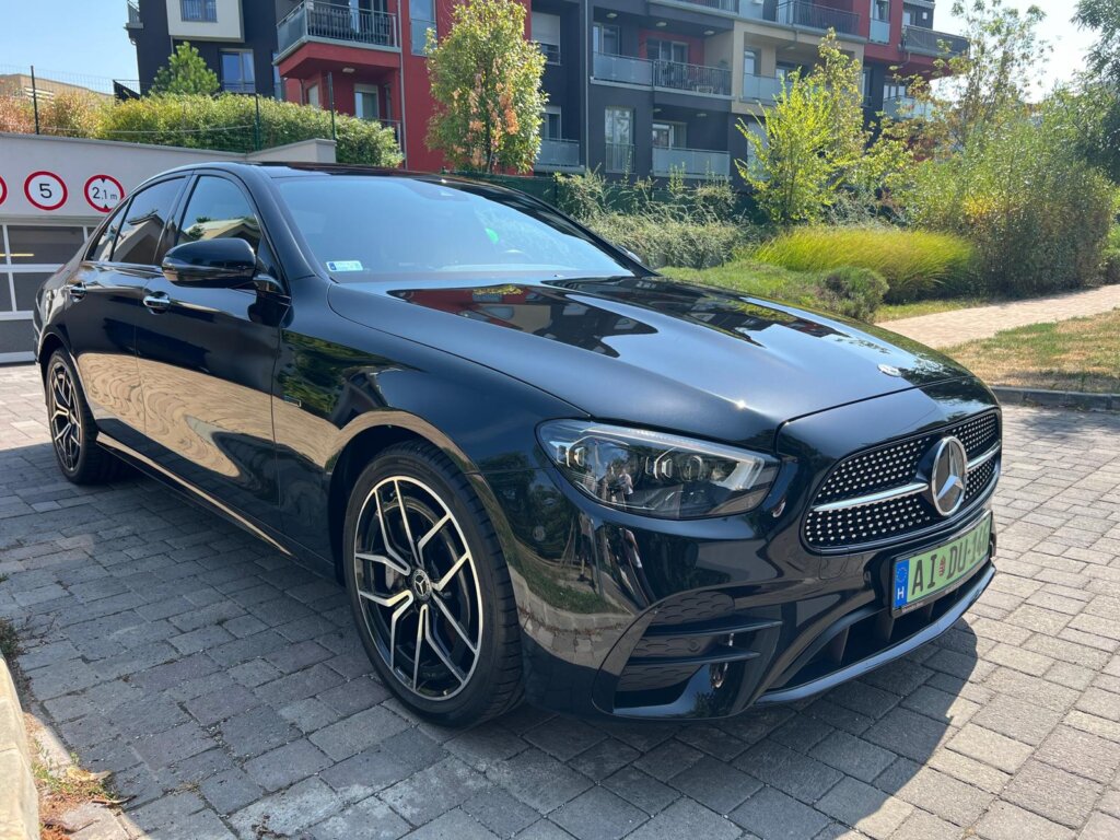 Mercedes E-Class: Ideal for business travelers or couples seeking a refined, stylish ride along Lake Balaton.
