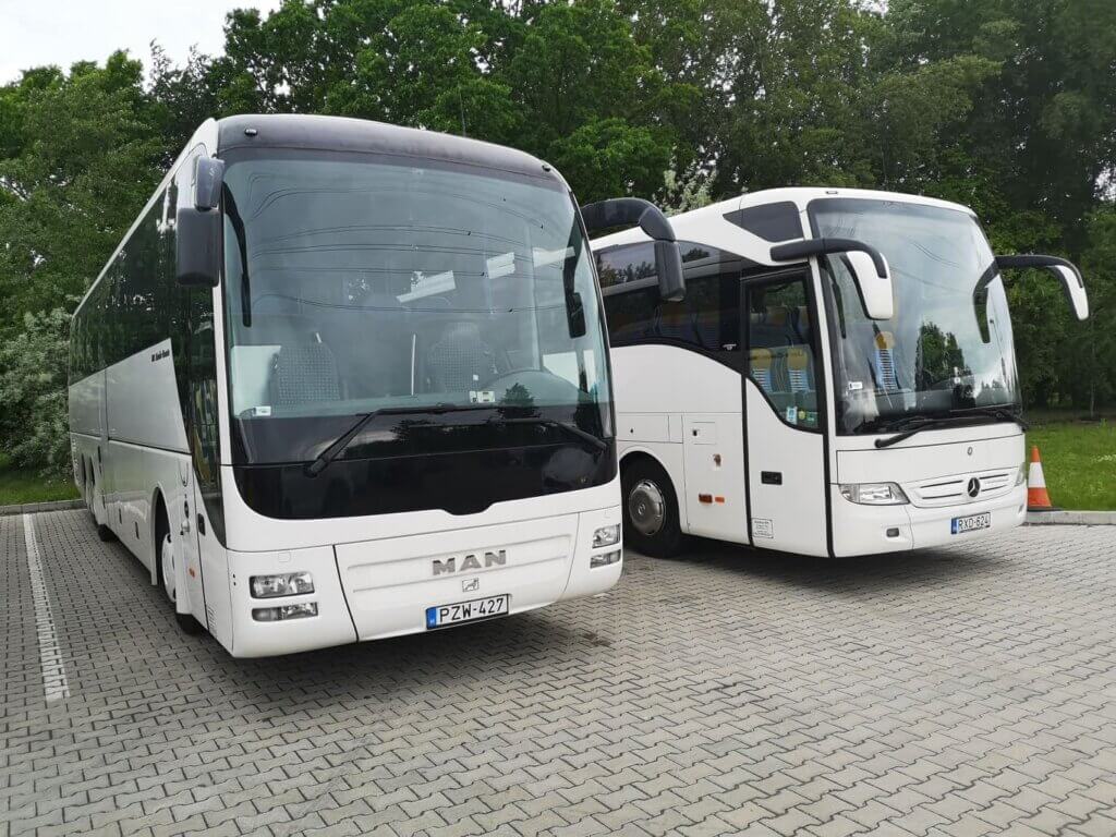 Mercedes Tourismo, MAN Lion Coach
