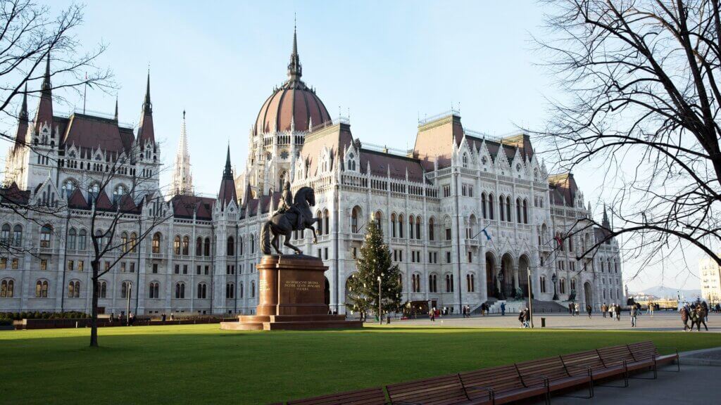 Strolling Through Pest’s Iconic Squares