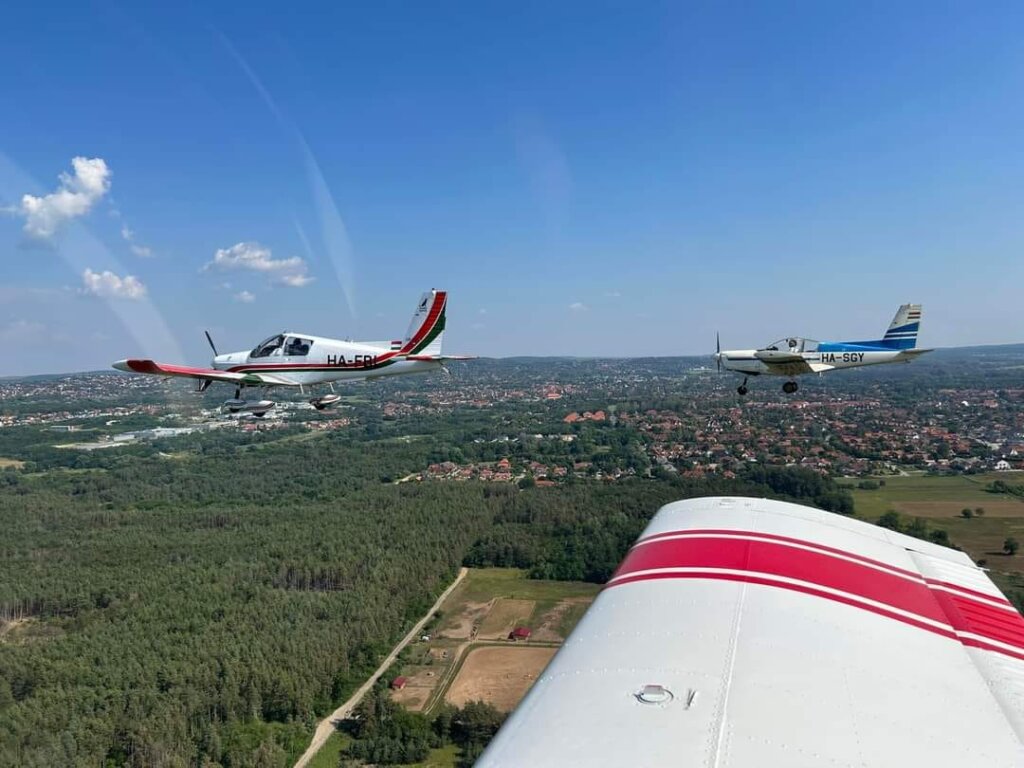 Cessna 172 or Cessna 182