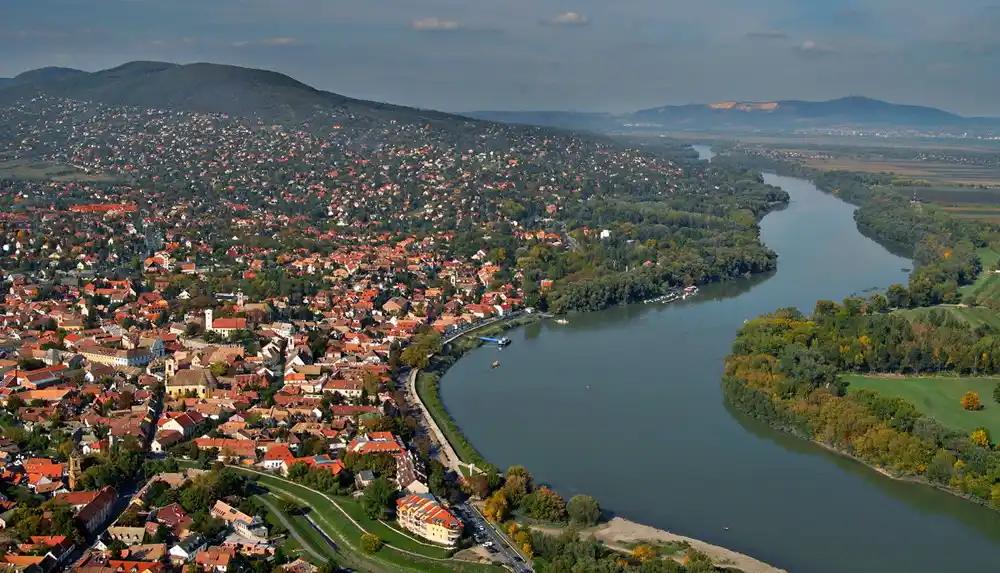 Helicopter Scenic Flight over Budapest, Szentendre, and the Danube Bend