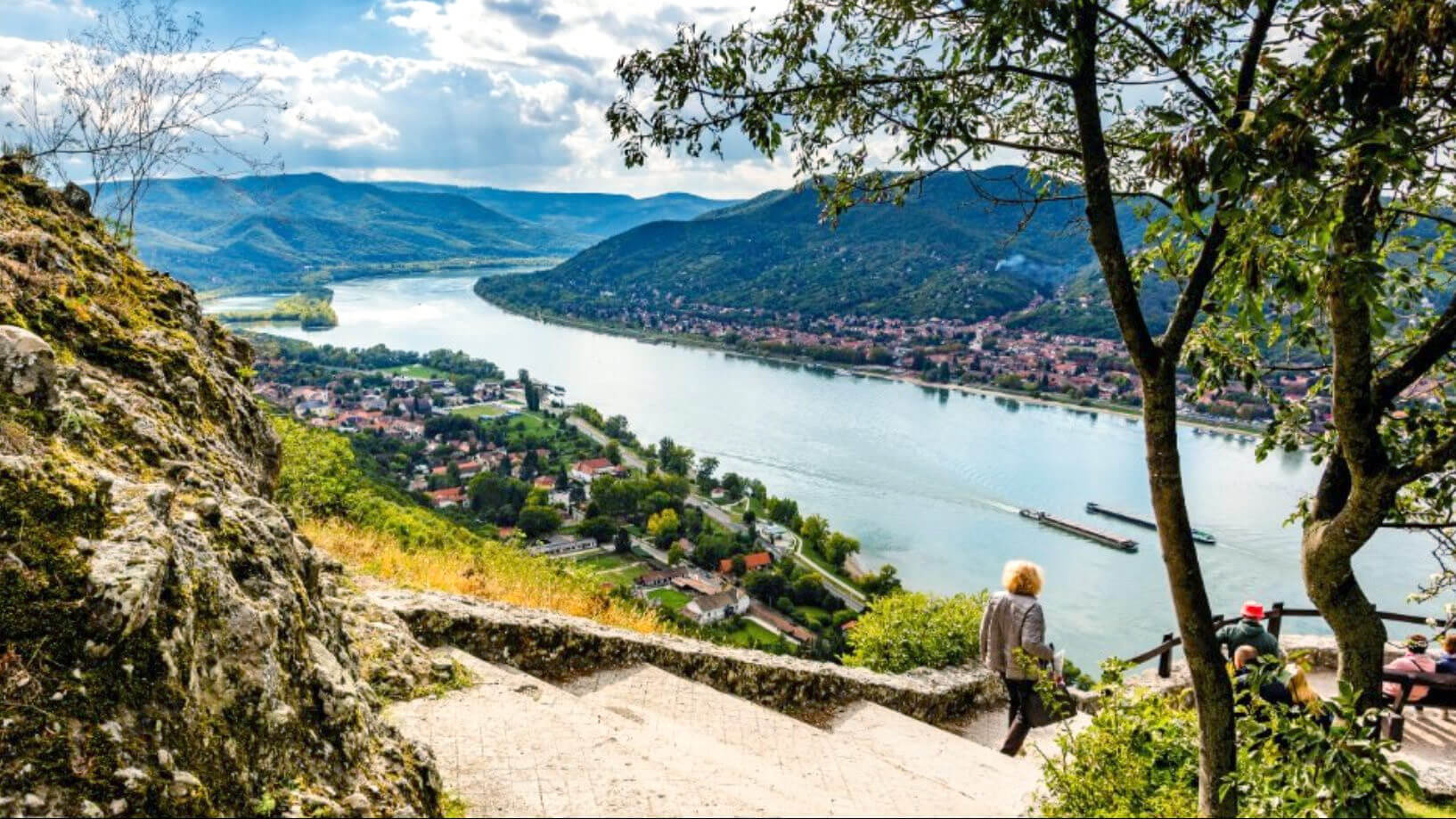 Вид на Излучину Дуная