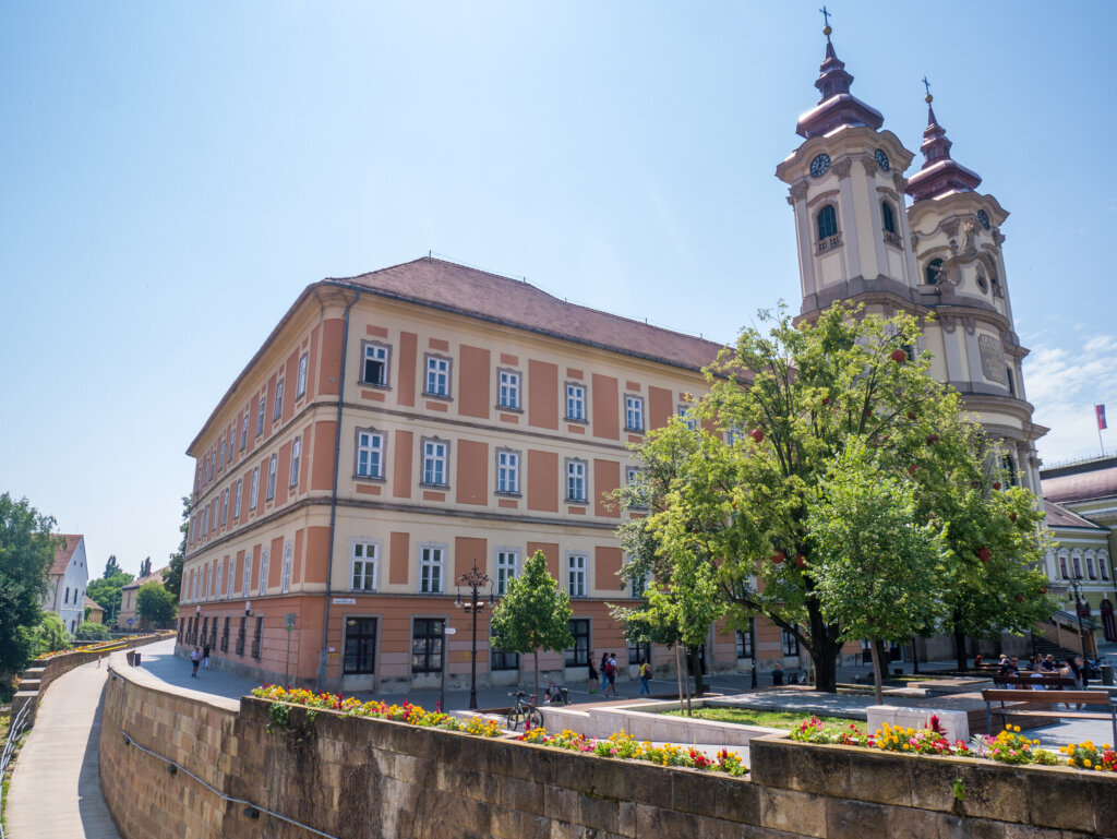 Egerszalók Thermal Baths and Baroque Eger – Relaxation, Nature, and Culture in One Day