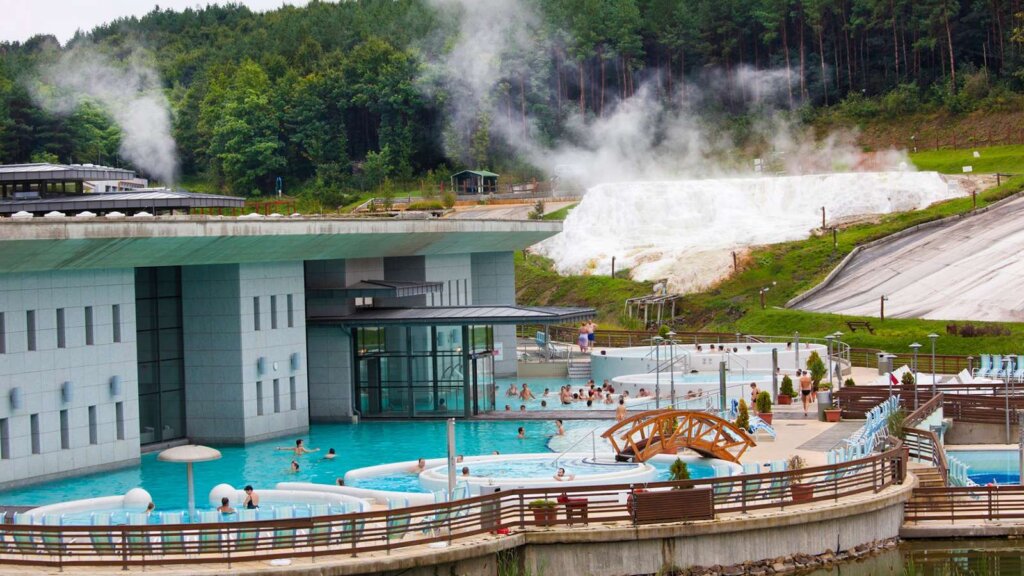 Egerszalók Thermal Baths and Baroque Eger – Relaxation, Nature, and Culture in One Day