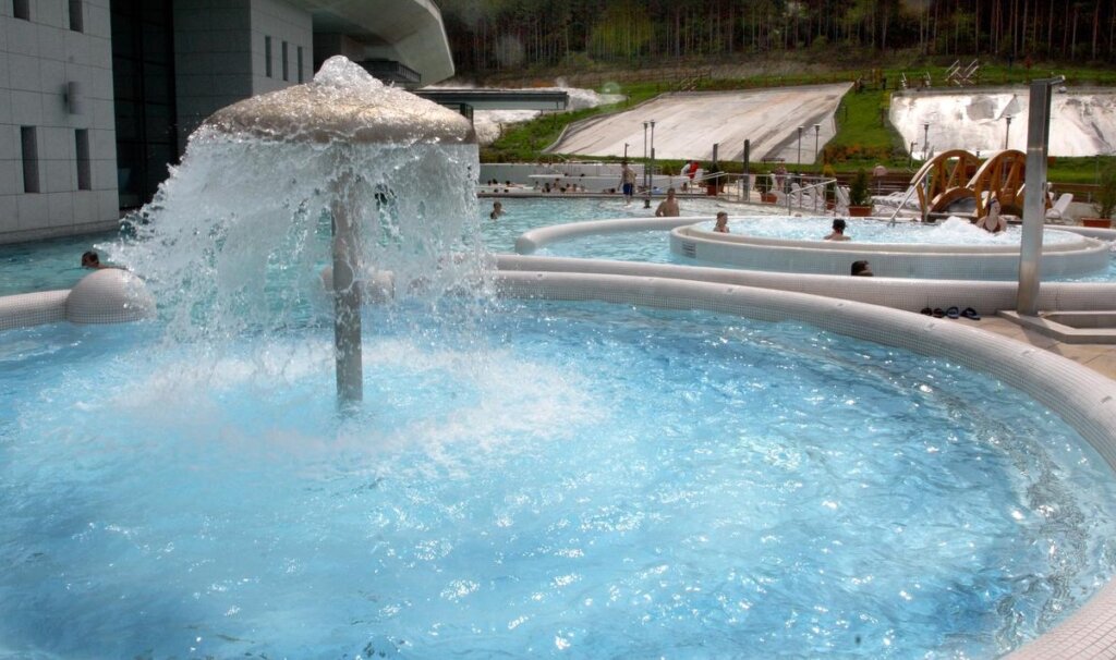 Egerszalók Thermal Baths and Baroque Eger – Relaxation, Nature, and Culture in One Day