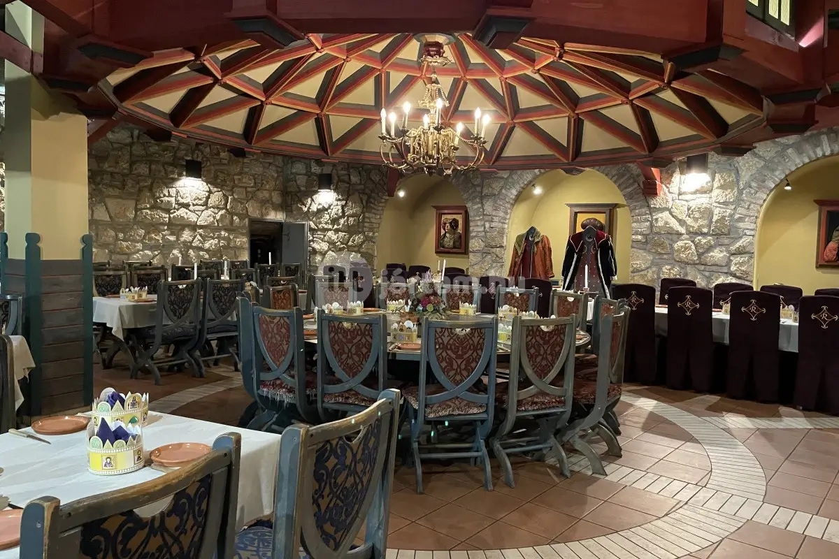 Интерьер ресторана Ренессанс