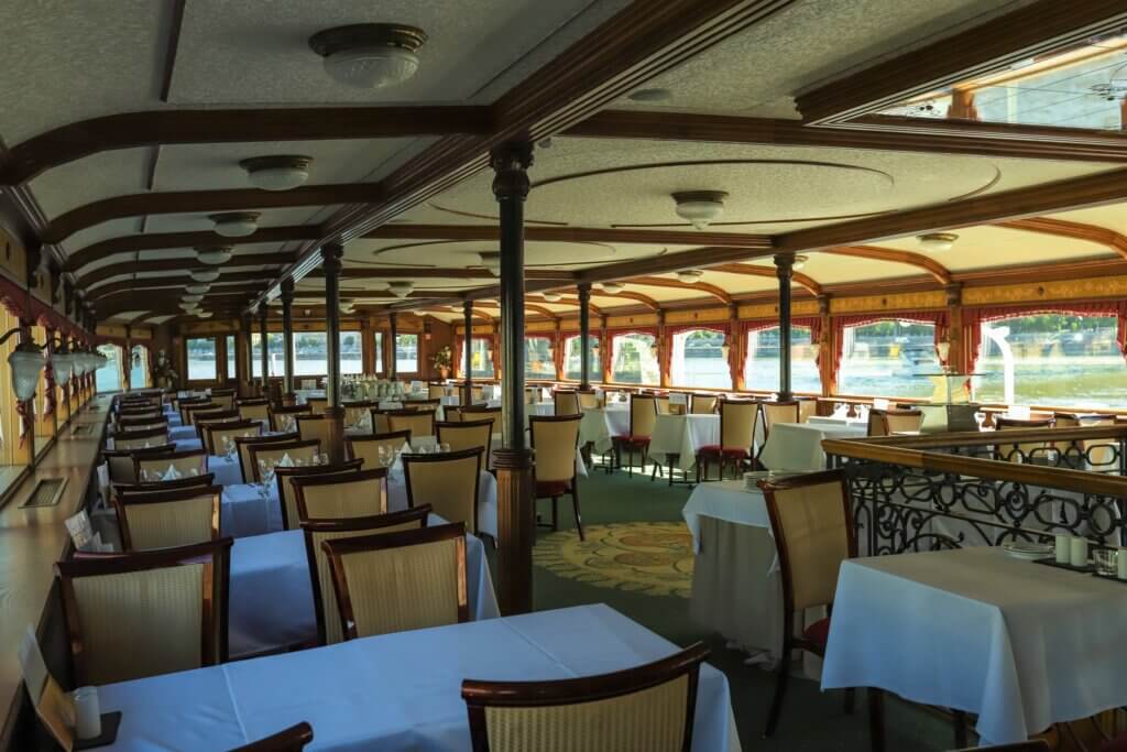 Интерьер корабля